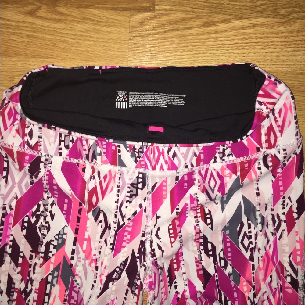 Victoria Secret VSX sport cropped yoga pants - Picture 4 of 5